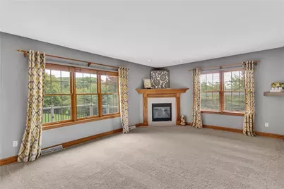 402 Honey Locust Dr, Cranberry Township, PA 16066 - Photo 9