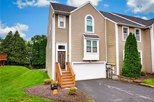 2659 Hunters Pointe Dr, Pittsburgh, PA 15090 - Photo 3
