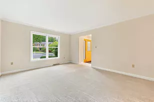 704 Red Barn Ct, Bethel Park, PA 15102 - Photo 7