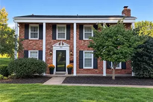 155 Foxcroft Rd, Scott Township, PA 15220 - Photo 1