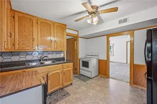 1251 Franklin Rd, Jackson Center Boro, PA 16133 - Photo 3