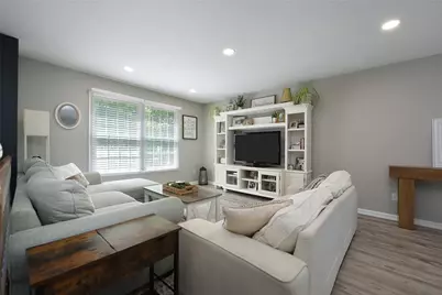 517 Bluegrass Dr, North Strabane, PA 15317 - Photo 3