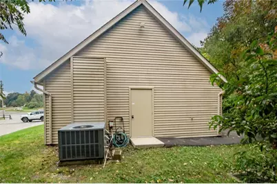 1637 N Main Street Ext, Center Township, PA 16001 - Photo 15