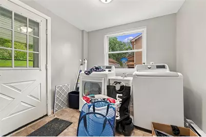 132 E Eugene Ave, Munhall, PA 15120 - Photo 17