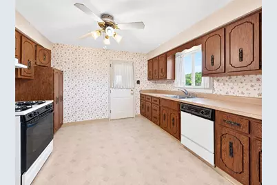 212 East Ave, West Mifflin, PA 15122 - Photo 5