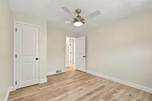 26 Sterling Dr, Robinson Twp, PA 15108 - Photo 27
