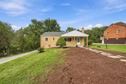26 Sterling Dr, Robinson Twp, PA 15108 - Photo 5