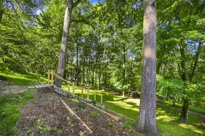 2525 Lindenwood Dr, Pittsburgh, PA 15090 - Photo 35