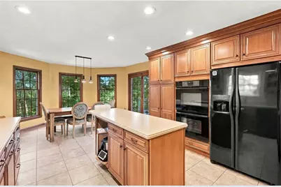 2525 Lindenwood Dr, Pittsburgh, PA 15090 - Photo 9