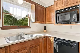 6727 W Barivista Dr, Pittsburgh, PA 15147 - Photo 11