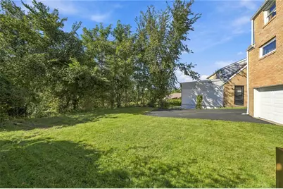 6727 W Barivista Dr, Pittsburgh, PA 15147 - Photo 33