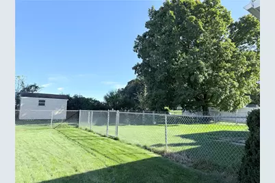 722 Courtview Dr, Hempfield Township, PA 15601 - Photo 11