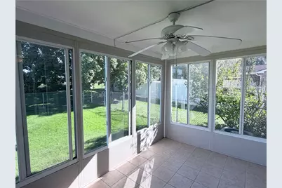 722 Courtview Dr, Hempfield Township, PA 15601 - Photo 9