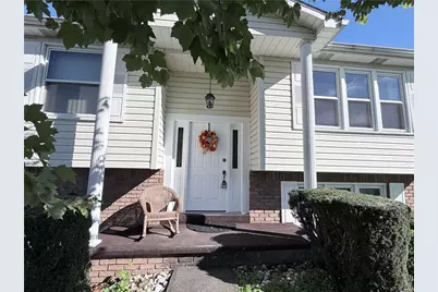 722 Courtview Dr, Hempfield Township, PA 15601 - Photo 3