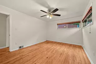 421 Kurt Dr, Pittsburgh, PA 15243 - Photo 15