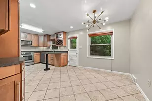 421 Kurt Dr, Pittsburgh, PA 15243 - Photo 9