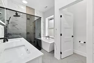 239 Main St, Pittsburgh, PA 15201 - Photo 17