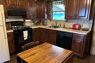 488 Toledo Dr, Lower Burrell, PA 15068 - Photo 5