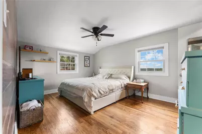 1435 Critchfield Dr, Bridgeville, PA 15017 - Photo 17