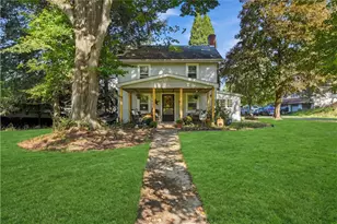 140 McDermott Rd, Trafford, PA 15085 - Photo 1