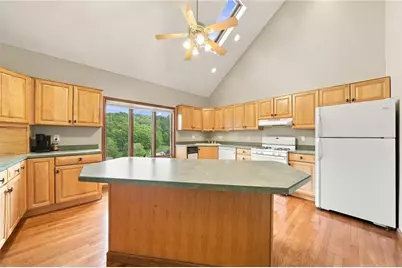 327 Sugar Run Rd, Franklin Township, PA 15370 - Photo 9