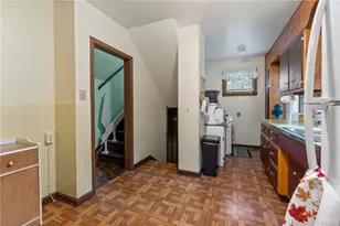1085 Phillips St, Baden, PA 15005 - Photo 7
