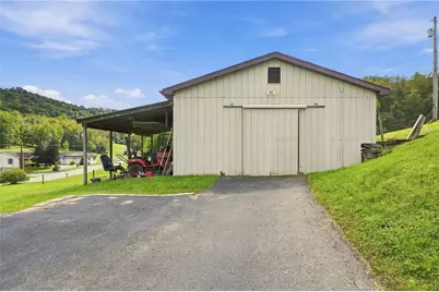 327 Sugar Run Rd, Franklin Township, PA 15370 - Photo 7