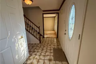 210 Courtney Pl, Pittsburgh, PA 15090 - Photo 3