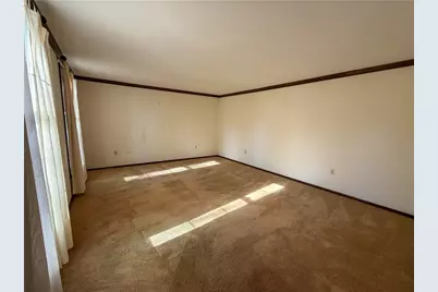 210 Courtney Pl, Pittsburgh, PA 15090 - Photo 5