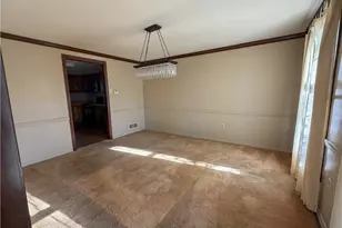 210 Courtney Pl, Pittsburgh, PA 15090 - Photo 7