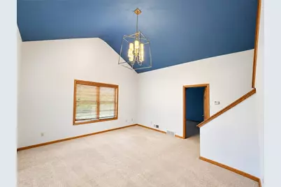 1043 Timberwood Dr, Chippewa Township, PA 15010 - Photo 3