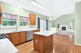 1619 Norman Dr, Pittsburgh, PA 15143 - Photo 11