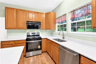 1619 Norman Dr, Pittsburgh, PA 15143 - Photo 13