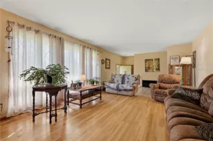 1935 Rettig Dr, Hermitage, PA 16148 - Photo 3