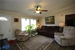 122 Eagle Pointe Dr, New Eagle, PA 15067 - Photo 23