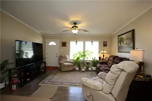 122 Eagle Pointe Dr, New Eagle, PA 15067 - Photo 3