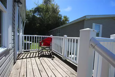 122 Eagle Pointe Dr, New Eagle, PA 15067 - Photo 9