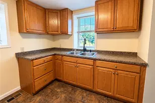 713 Allen Ave, Donora, PA 15033 - Photo 11
