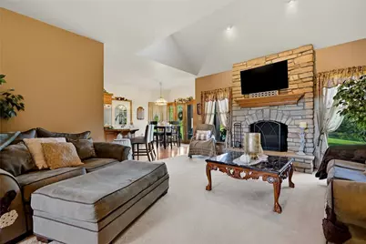 270 Kauffman Rd, Scott Township, PA 16101 - Photo 7