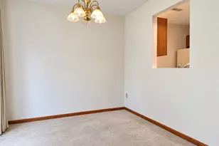 121 Windy Dr, Center Township, PA 16001 - Photo 9