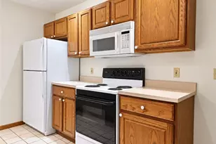 121 Windy Dr, Center Township, PA 16001 - Photo 3