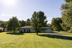 733 Greenfield Rd, Lackawannock Township, PA 16137 - Photo 29