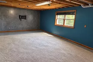 2924 Glenda Dr, Scott Township, PA 16101 - Photo 13