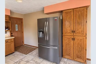 2924 Glenda Dr, Scott Township, PA 16101 - Photo 7