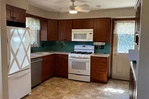 230 Mccartney Dr, Moon/Crescent Twp, PA 15108 - Photo 7