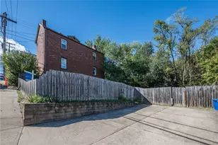 1599 Fallowfield Ave, Beechview, PA 15216 - Photo 37