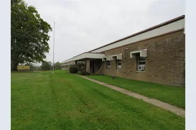 2426 Perry Hwy, Perry Township, PA 16130 - Photo 3