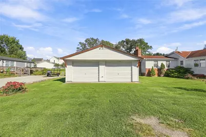 210 Edwards St, Dunbar Township, PA 15486 - Photo 5