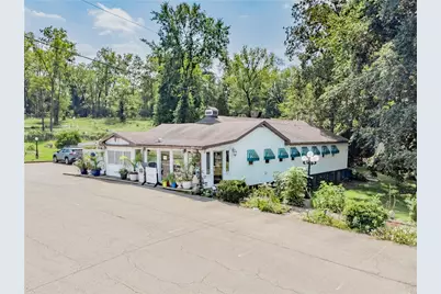781 New Castle Rd, Franklin Township, PA 16001 - Photo 9