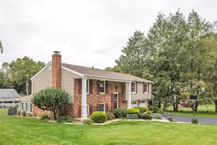 6 Greenview Dr, Hempfield Township, PA 15644 - Photo 3